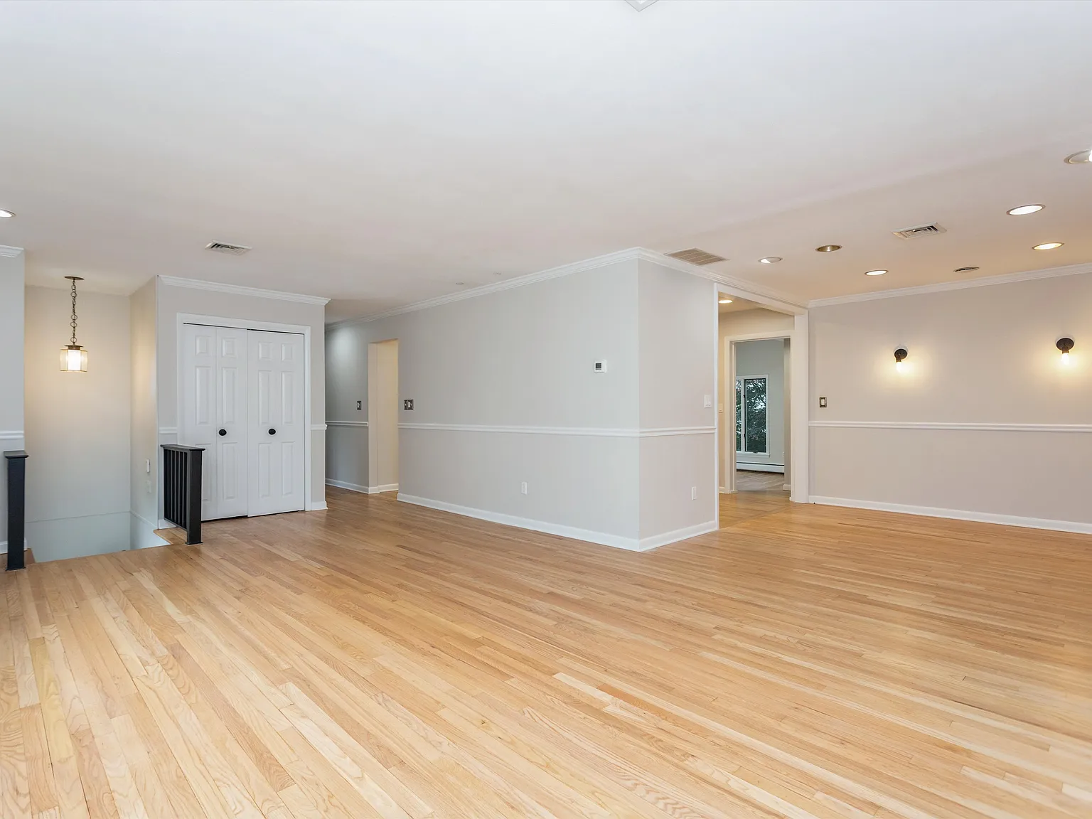 4 bed, 2936 sqft, $12,000 — Photo 4