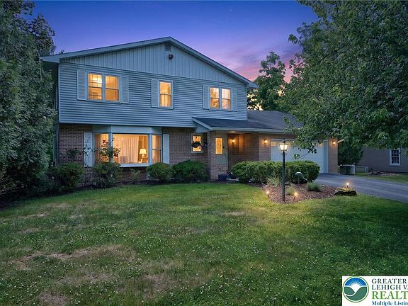 2nd image of 1466 Willowbrook Dr
