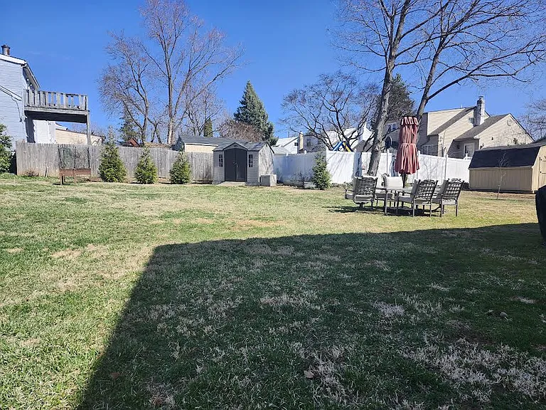 1655 Walnut Ave #B — Photo 12