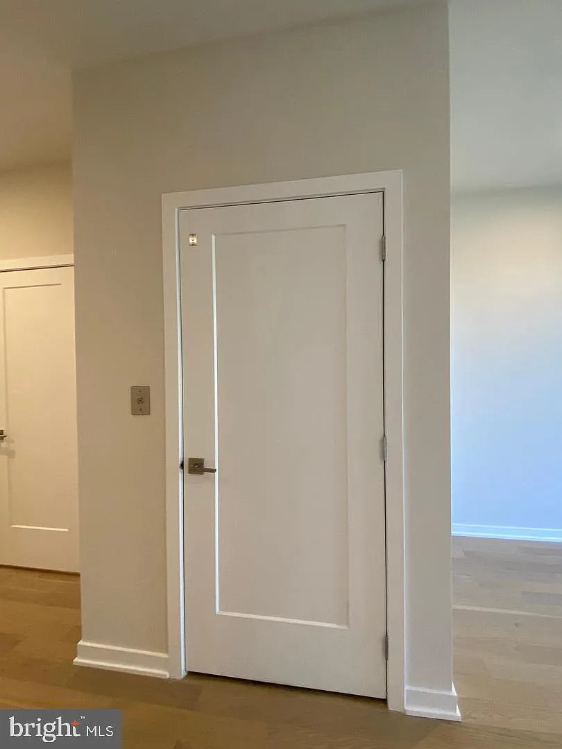 4 bed, 3.5 bath, 3606 sqft, $4,950 — Photo 4