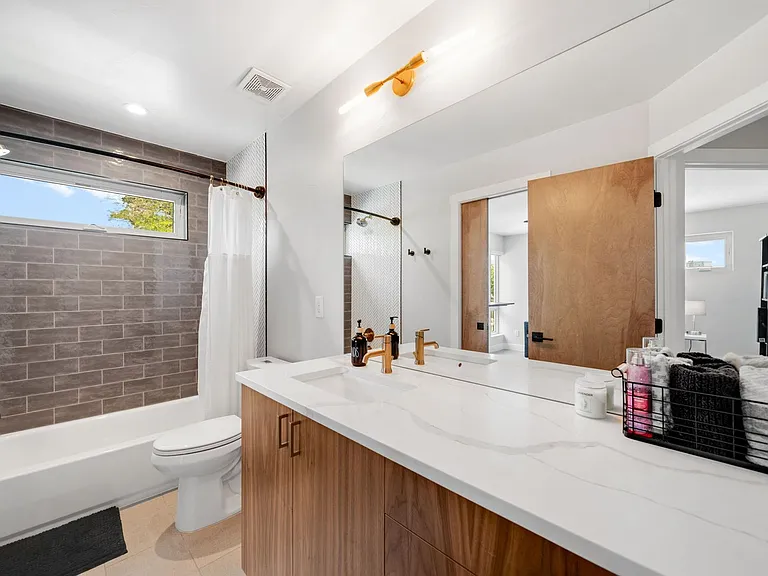 3524 Mariposa St — Photo 21