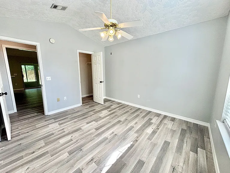 4734 Autumndale Dr — Photo 12