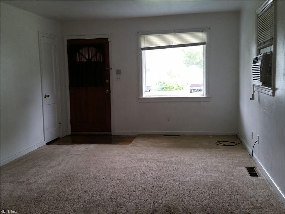 1st image of 727 Waukesha Ave