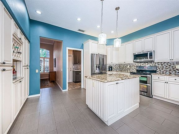 4th image of 2363 Hillcreek Cir E
