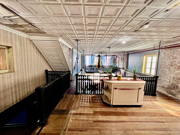5th image of 3411 California Ave #1