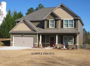 109 Natures Pointe Trl, Carrollton, GA 30117