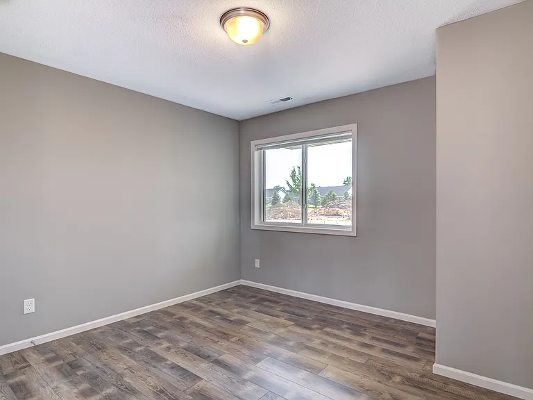 1657 Gunston Dr #B — Photo 10