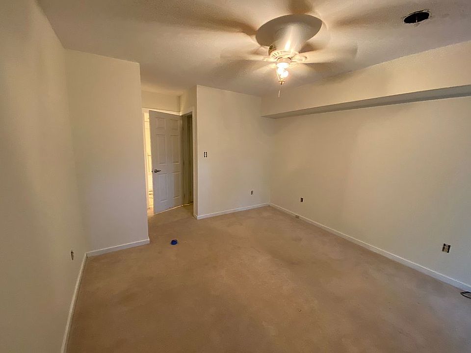 1st image of 823 W 29th St