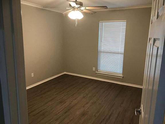 2nd image of 709 S Spring Creek Dr