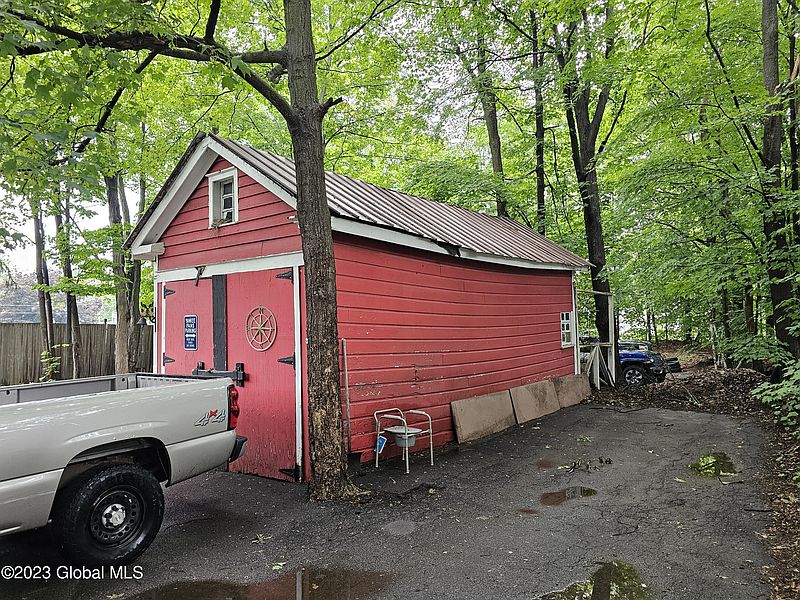 2nd image of 11 Plank Road