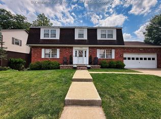 1703 Oak Knolls Rd, Charleston, WV 25314