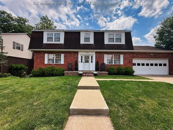 1703 Oak Knolls Rd, Charleston, WV 25314