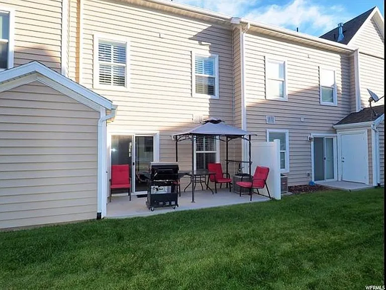 181 W Carrick Dr — Photo 10