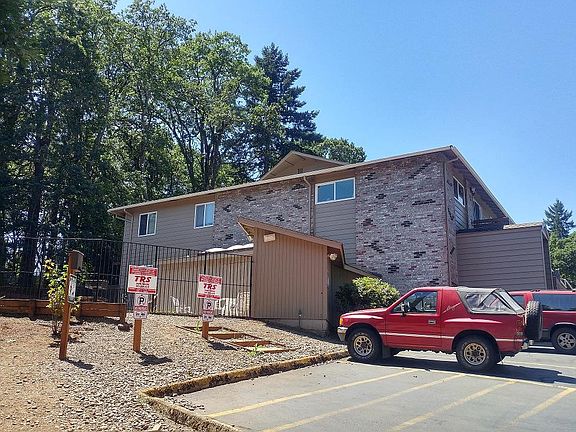 Heritage Hills Exterior