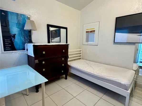 1750 SW 16th St #1, Miami, FL 33145