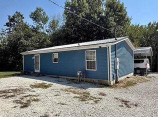 411 S Iowa St, Camp Point, IL 62320