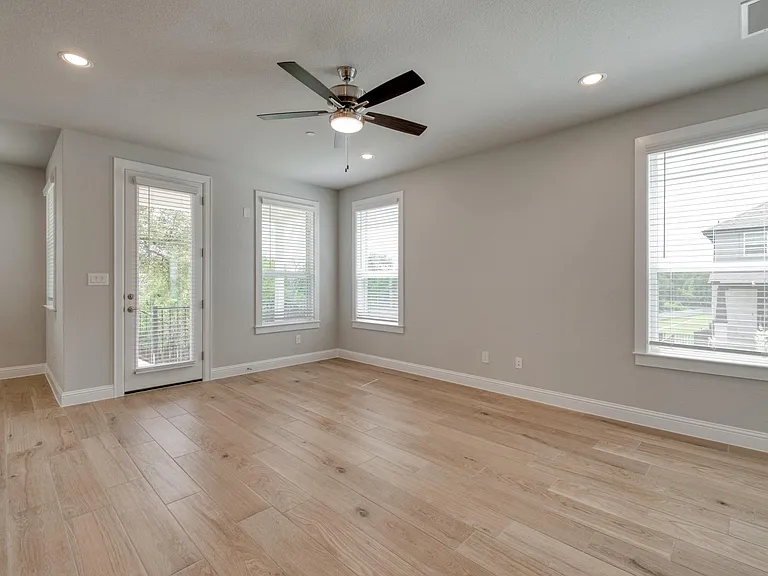 2605 Sam Bass Rd #44 — Photo 6