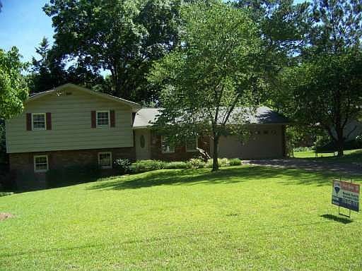 3rd image of 4855 Jennifer Ln