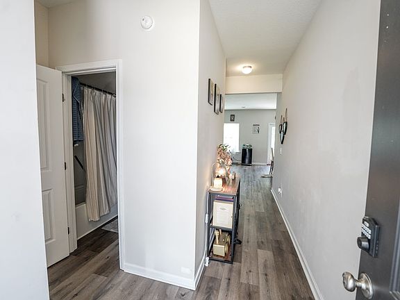 5th image of 300 Brightleaf Cir