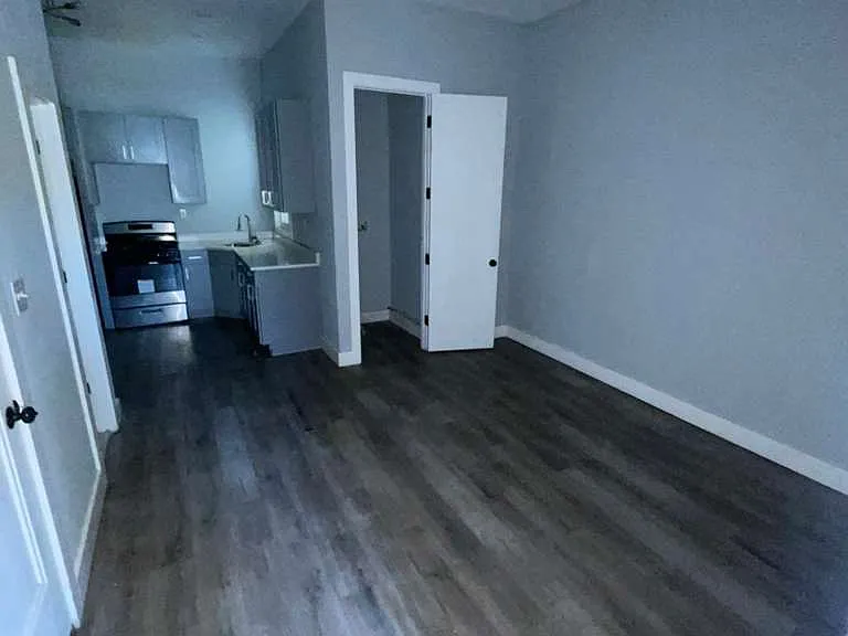 467 Ferry St #1F — Photo 6