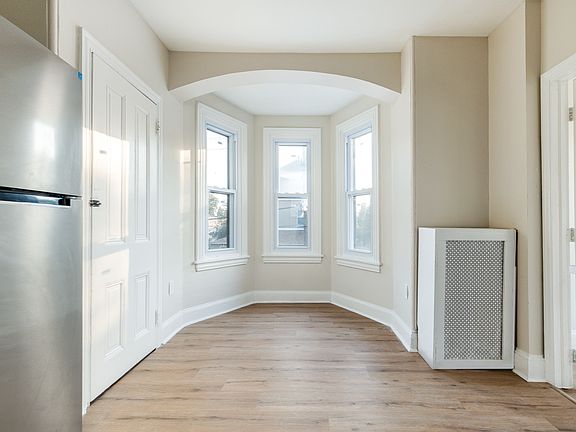 4th image of 400 E Vernon Rd APT 4