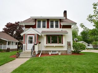 138 E 4th St, Zumbrota, MN 55992