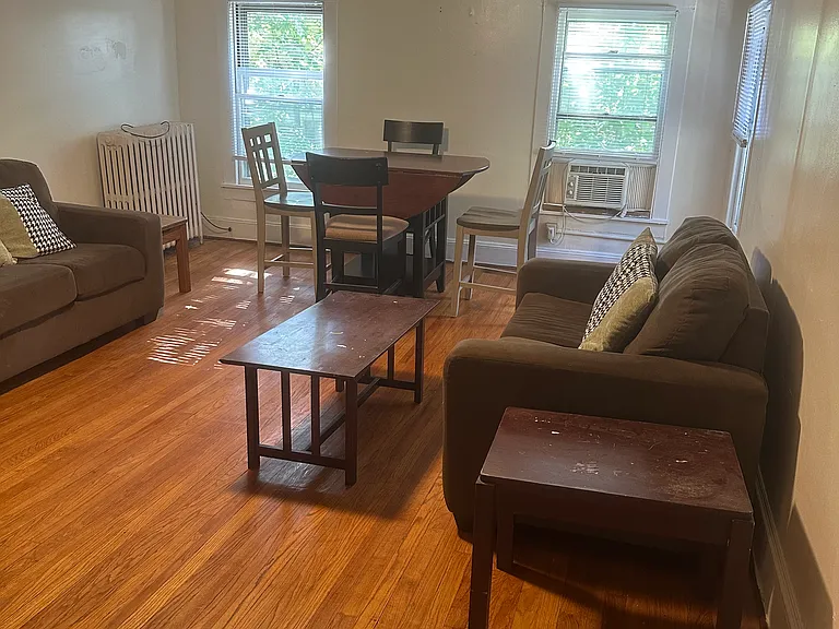 511 E Buffalo St #3 — Photo 2