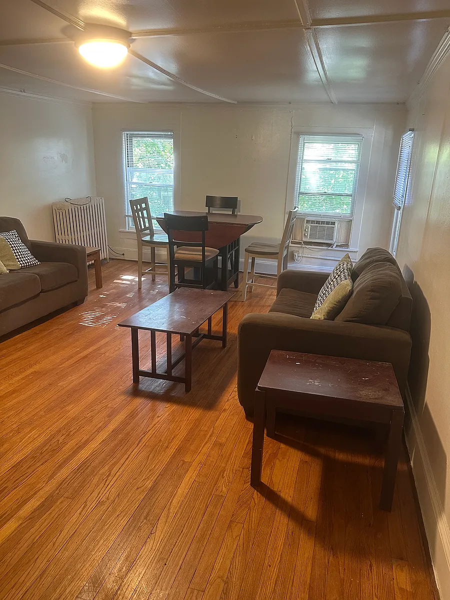 Building Photo - 511 E Buffalo St #3