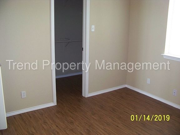 3rd image of 1203 Laurel Glen Blvd