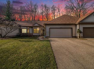 2032 S Cross Creek Ct SE, Grand Rapids, MI 49508