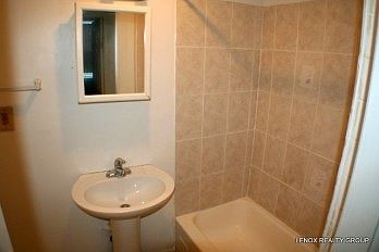 4th image of 57 Willow St #1