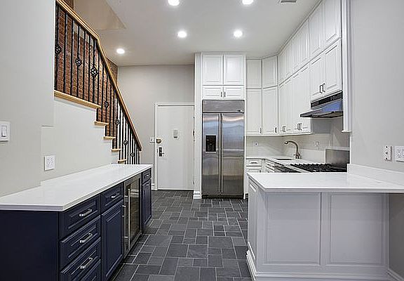 5th image of 101 W 81st St APT 222