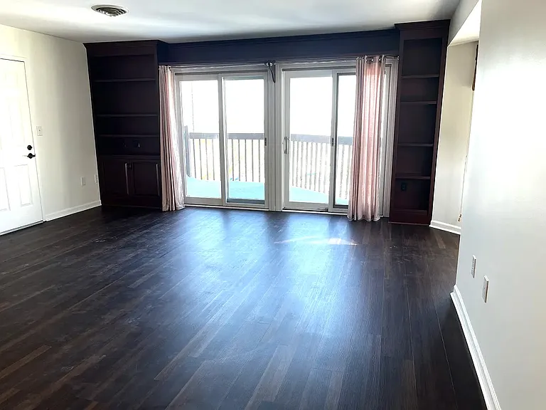 634 W 2nd St #306 — Photo 11
