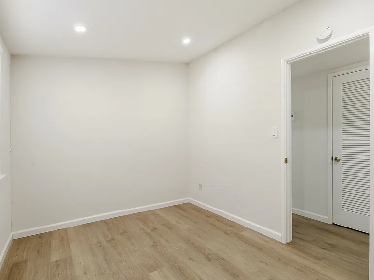 1265 Prescott Ave — Photo 20