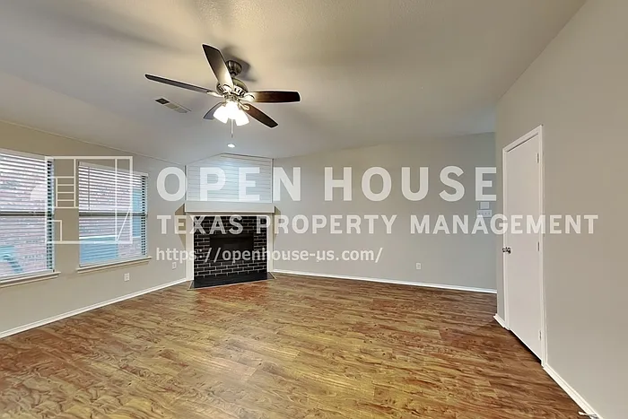 3 bed, 2.0 bath, 1572 sqft, $2,125 — Photo 4