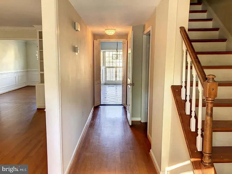 7412 Hallcrest Dr — Photo 10