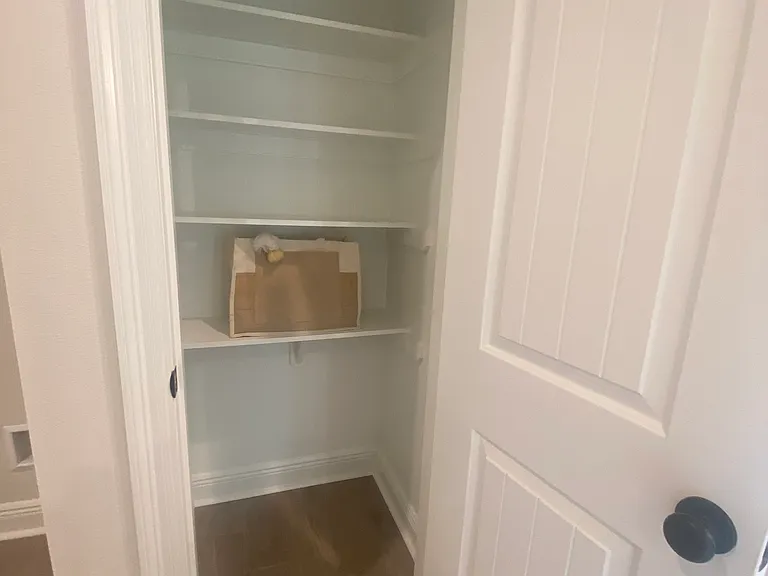 21200 Astoria Ln — Photo 13