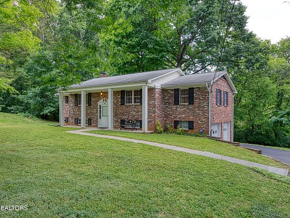 4th image of 5904 Grove Park Rd