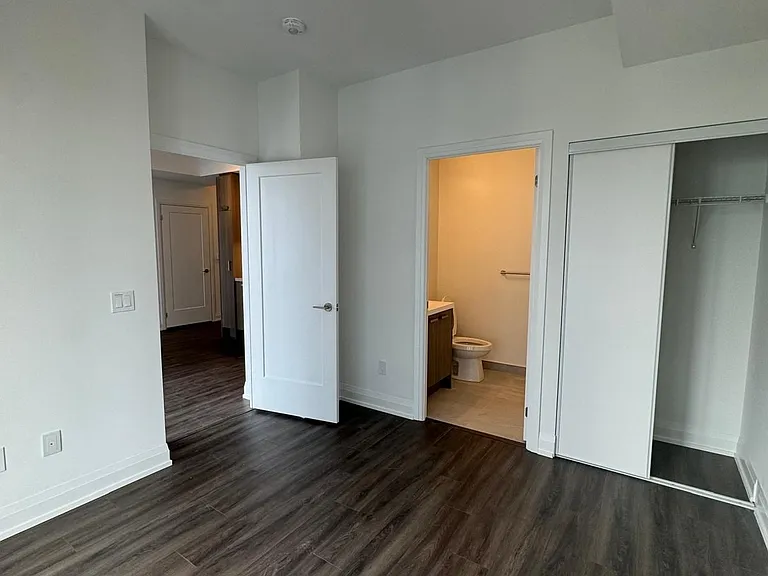 20 Soudan Ave #2204 — Photo 10