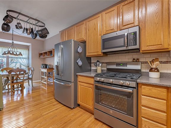 5th image of 2292 Limestone Way