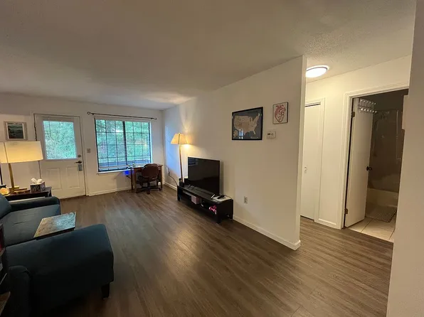 365 Mather St APT 176, Hamden, CT 06514