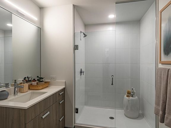 4th image of 211 N Harbor Dr #2115