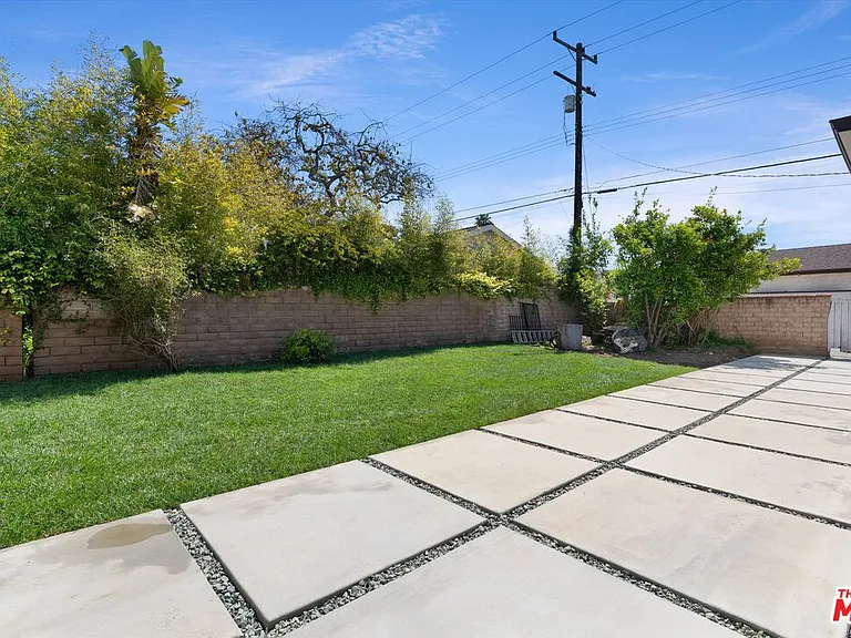 2316 Hill St — Photo 21