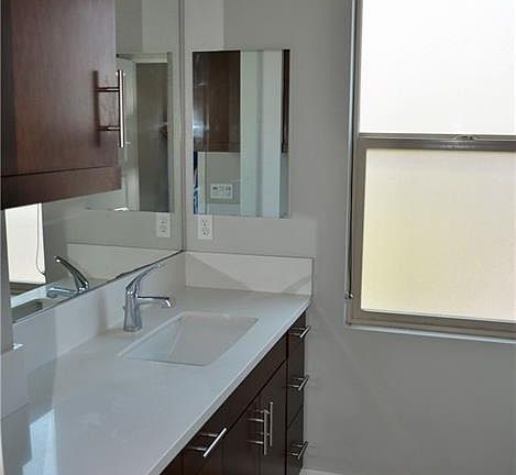 4th image of 1500 W Artesia Sq APT A
