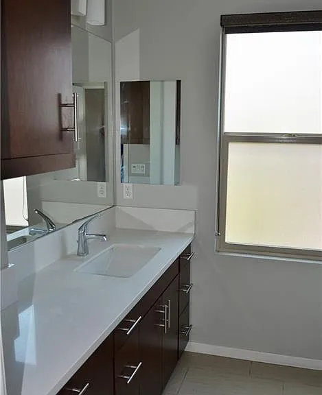 1500 W Artesia Sq #A — Photo 4