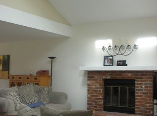 1577 Meadowside Dr, Saint Louis, MO 63146