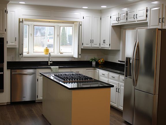 3rd image of 1801 Ridley St