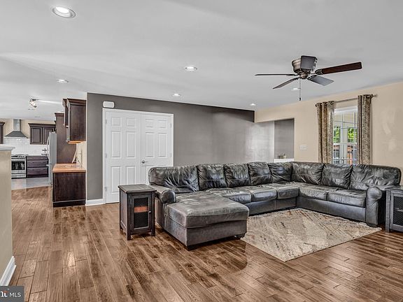 4th image of 54 Sir William Dr
