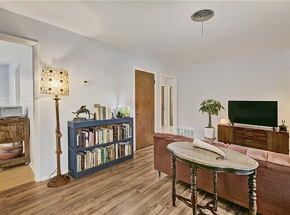 5th image of 5303 Waterbrook Dr