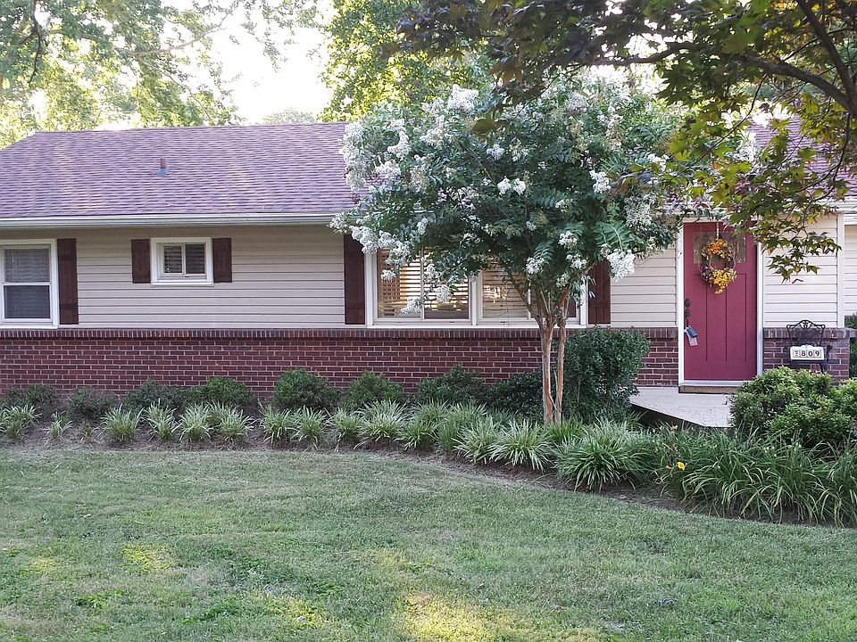 1st image of 3809 NE Longwood Dr